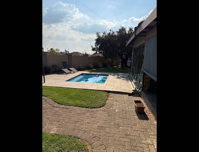 4 BEDROOM HOUSE FOR SALE IN RIVERSDALE